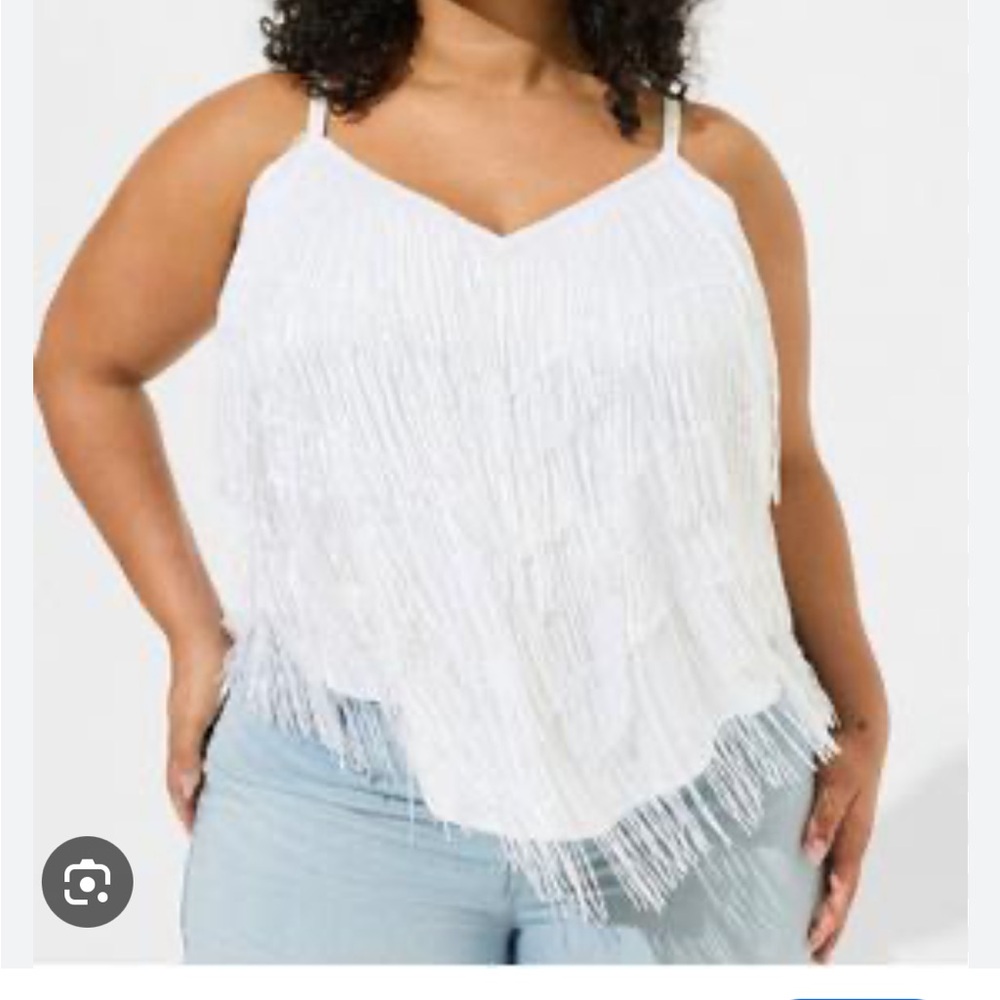 Torrid white fringe top size 1- NWT